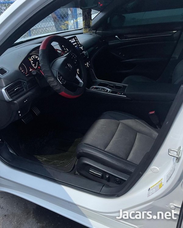Honda Accord 2,0L 2019-4