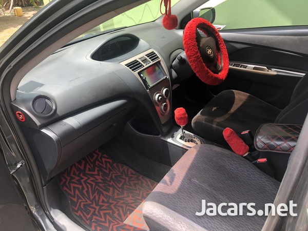 Toyota Yaris 1,3L 2013-6
