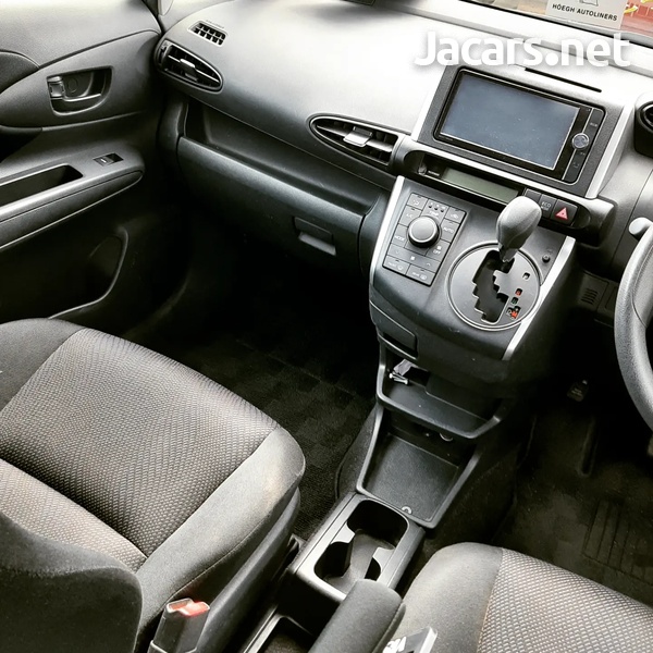 Toyota Wish 1,8L 2013-3
