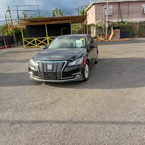 Toyota Crown Royal Saloon