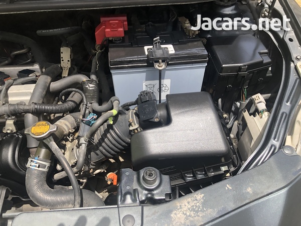 Toyota Yaris 1,3L 2013-4