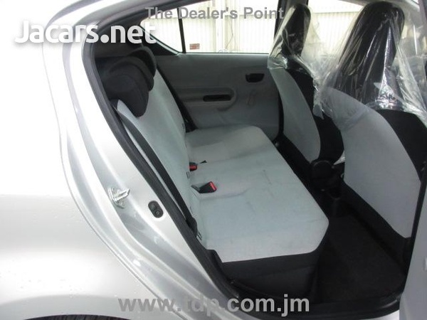 Toyota Aqua 1,5L 2013-9
