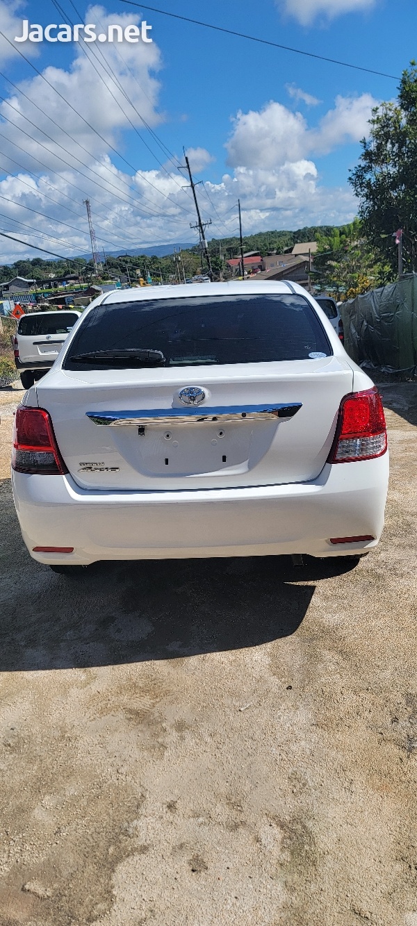 Toyota Axio 1,5L 2015-10