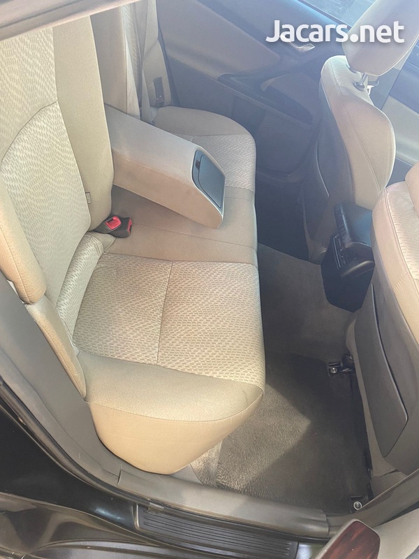Toyota Mark X 2,5L 2011-3