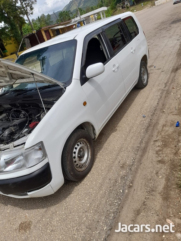 Toyota Probox 1,5L 2013-1