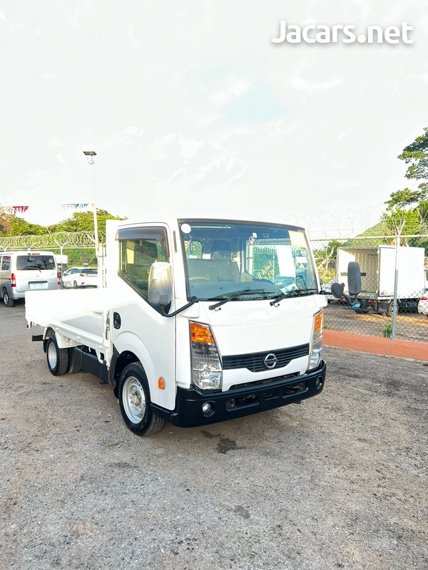 Nissan Atlas dropside-2