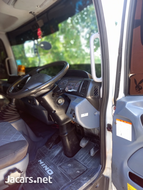 2004 Hino Ranger-2