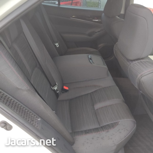Toyota Crown 2,5L 2016-6