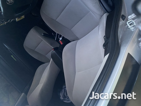 Toyota Axio 1,3L 2016-5