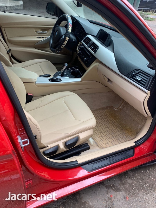 BMW 3-Series 2,0L 2015-7