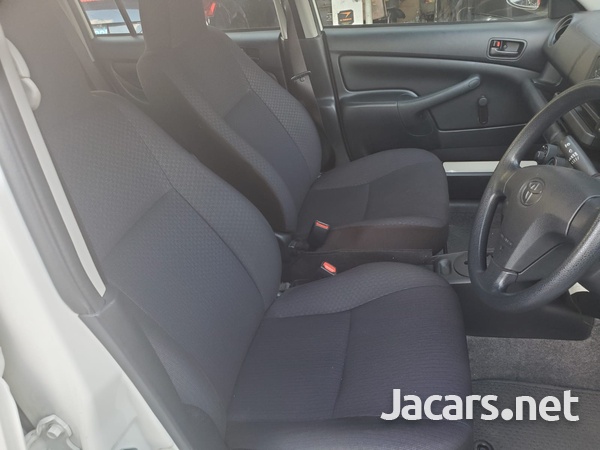 Toyota Probox 1,3L 2016-12