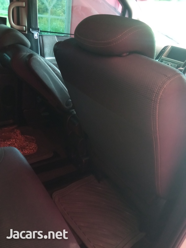 Nissan Serena 2,0L 2010-4