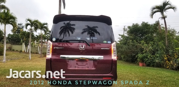 Honda Stepwgn Spada 2,0L 2012-7