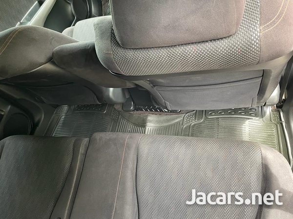 Honda Stream 1,8L 2012-4