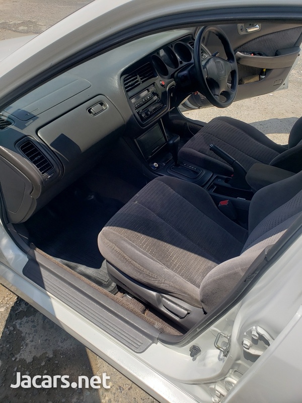 Honda Accord 2,4L 2001-8