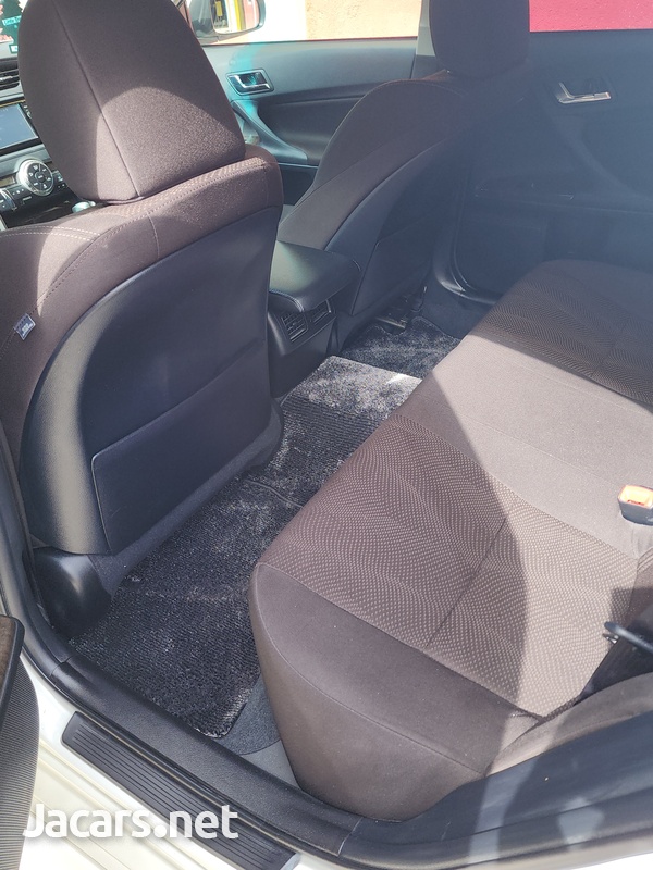 Toyota Mark X 2,5L 2016-12