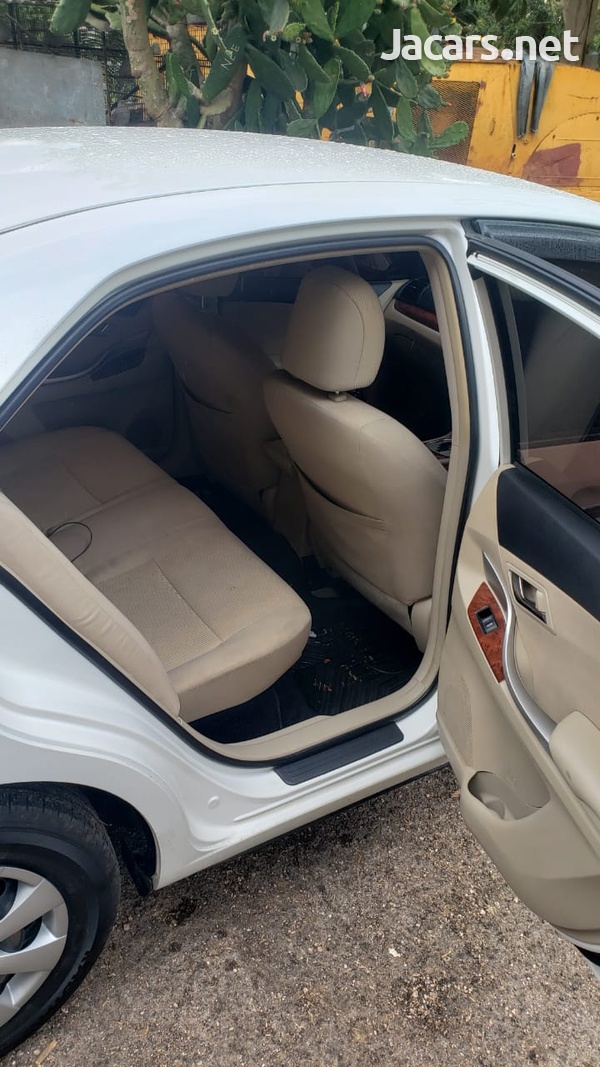 Toyota Premio 2,0L 2013-5