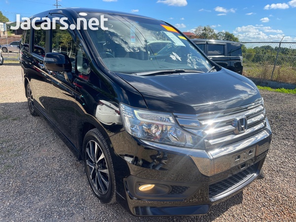 Honda Stepwgn Spada 2,0L 2013-3