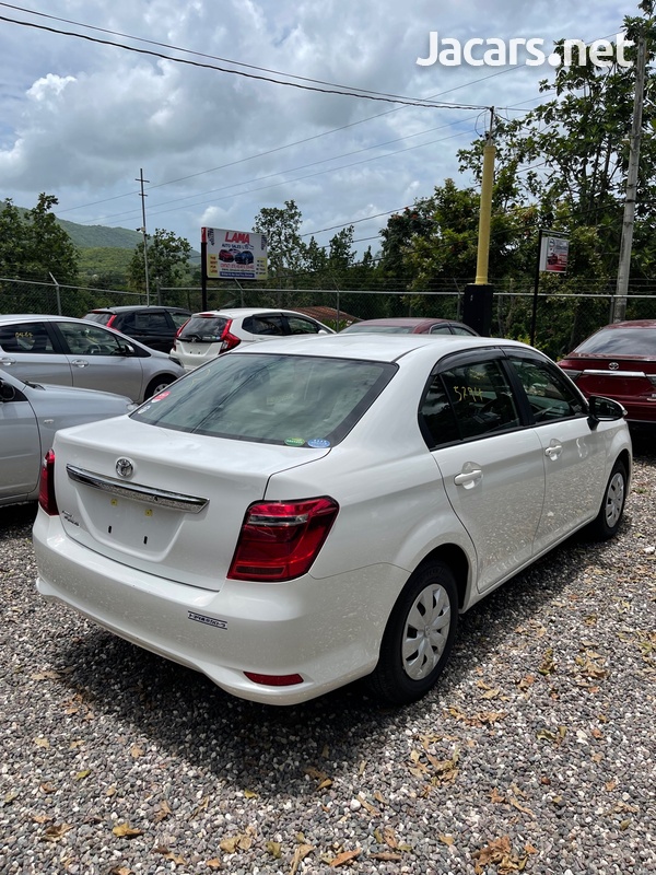 Toyota Axio 1,3L 2017-4
