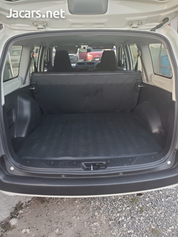 Toyota Probox 1,3L 2016-7