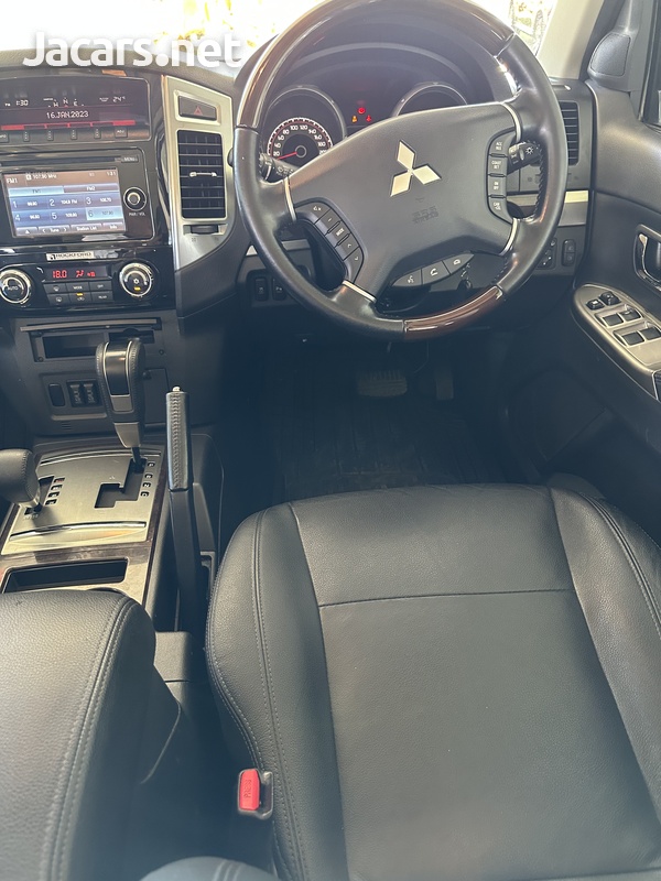 Mitsubishi Pajero 3,0L 2019-5