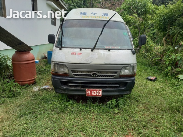 Toyota Hiace 5,0L 2004-1