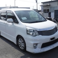 Toyota Noah 1,8L 2013 Toyota Noah 1,8L 2013