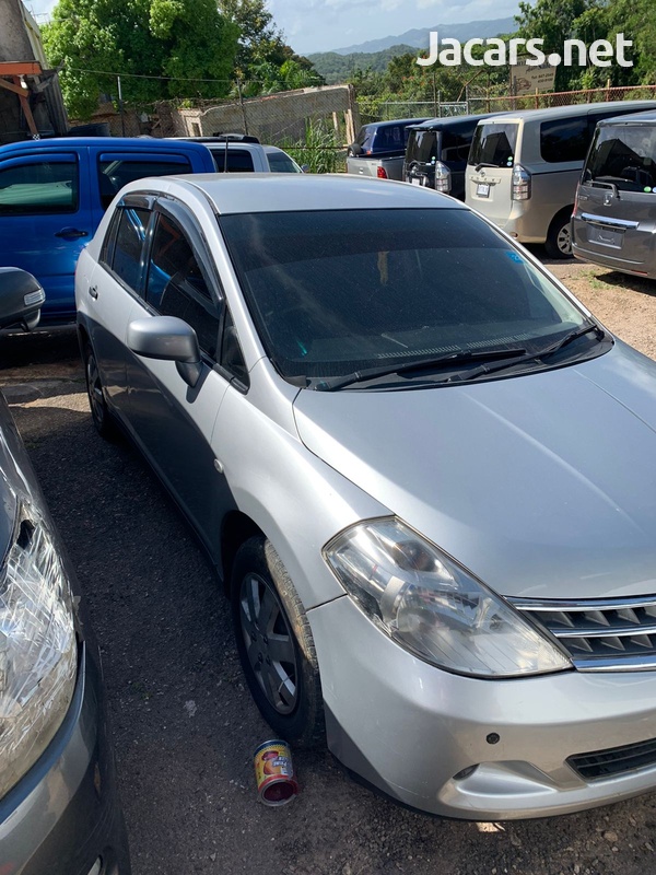 Nissan Tiida 1,5L 2012-8
