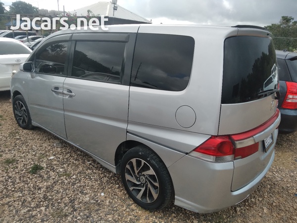 Honda Stepwgn 2,0L 2009-3