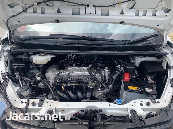 Toyota Noah 2,0L 2016-10
