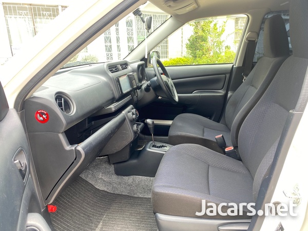 Toyota Probox 1,3L 2017-10