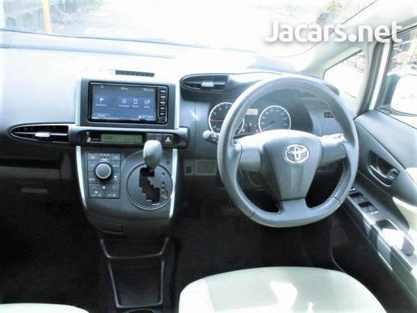 Toyota Wish 1,8L 2017-11