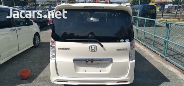 Honda Stepwgn 2,0L 2012-5