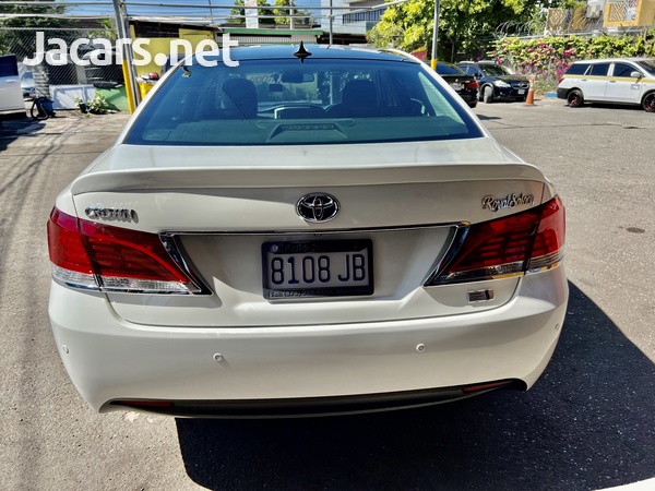 Toyota Crown 2,5L 2014-3