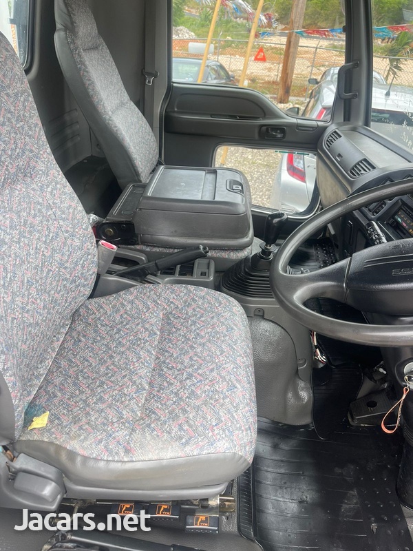 2006 Isuzu Forward Truck-7