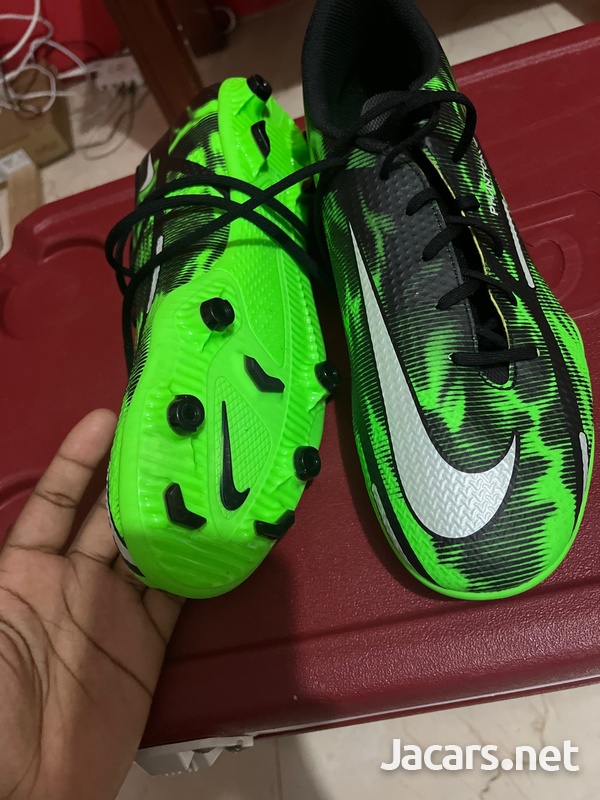 Nike Phantom Football Shoes-2