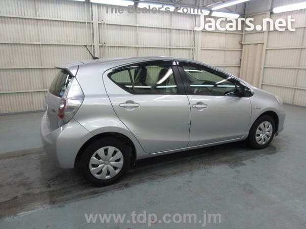 Toyota Aqua 1,5L 2013-2