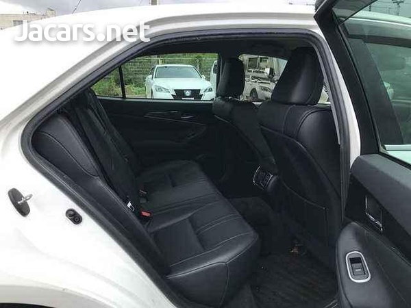 Toyota Crown 3,5L 2013-7