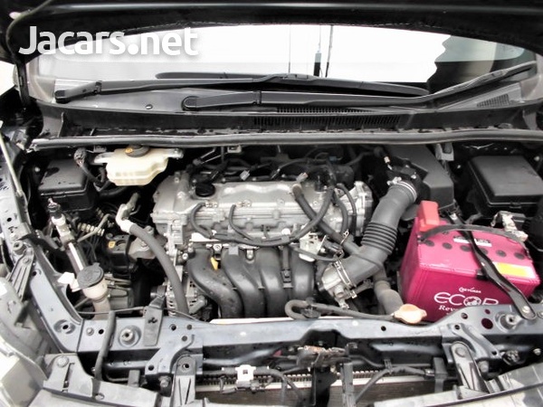 Toyota Voxy 2,0L 2016-3