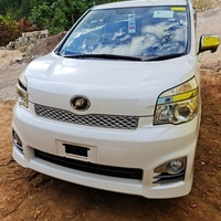 Toyota Voxy 2,0L 2013 Toyota Voxy 2,0L 2013