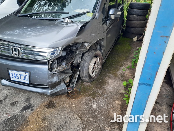 Honda Stepwgn 2,0L 2011-7