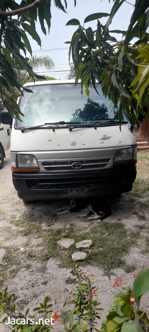 2000 Toyota Hiace-2