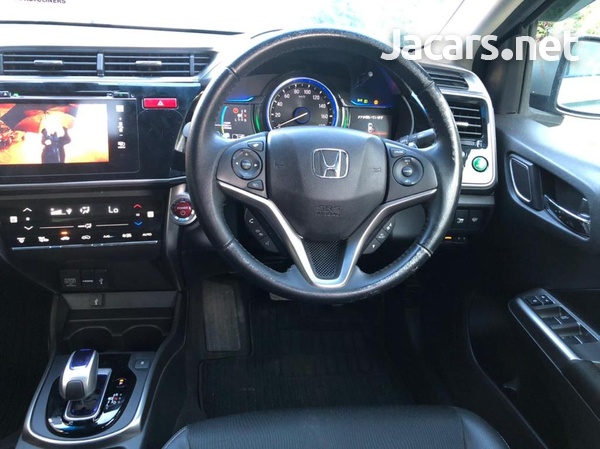 Honda Grace 1,5L 2015-6