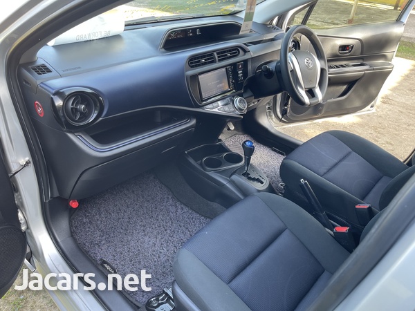 Toyota Aqua 1,5L 2017-8