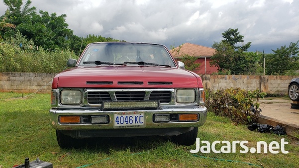 1993 Nissan pick up-8
