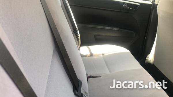 Toyota Axio 1,5L 2017-8