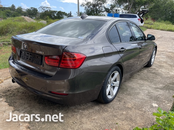BMW 3-Series 1,6L 2013-3