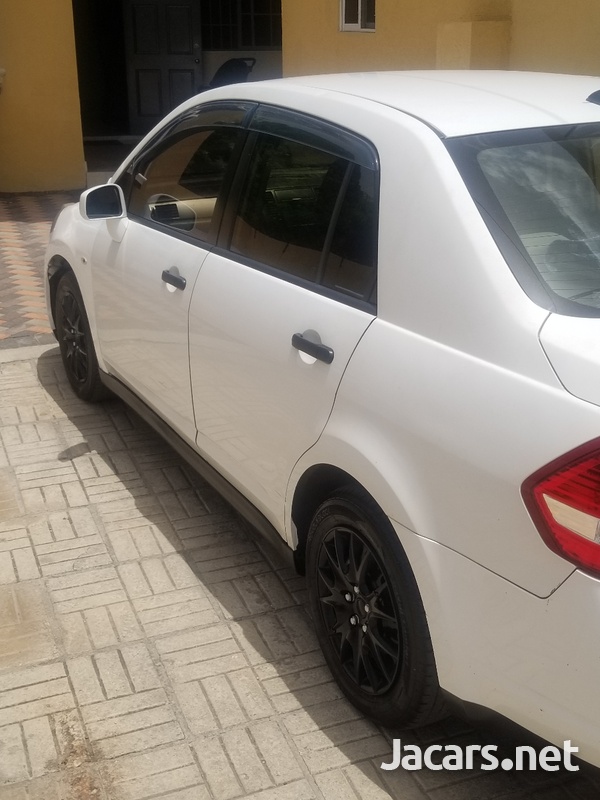 Nissan Tiida 1,5L 2010-3