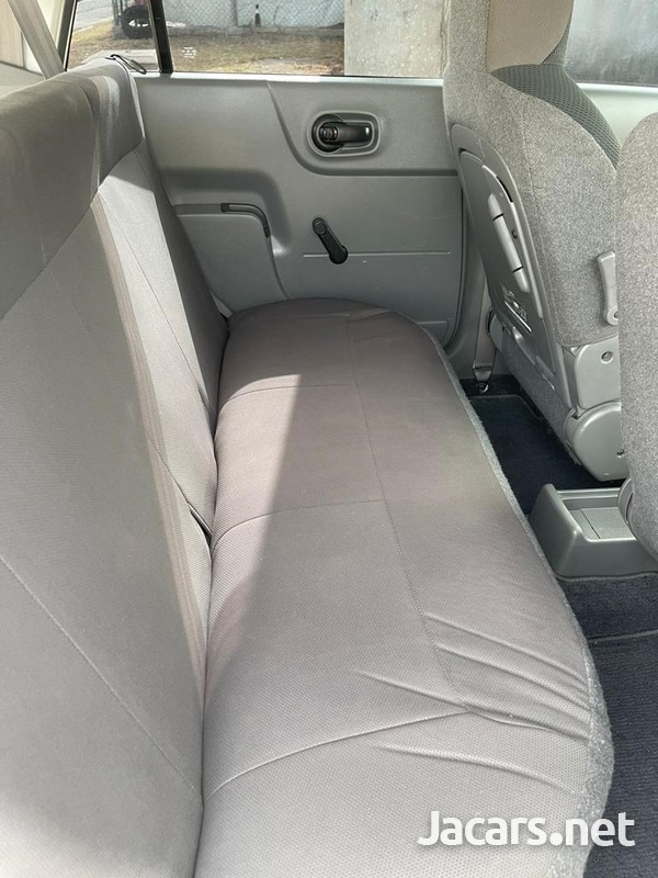 Nissan AD Wagon 1,6L 2016-9