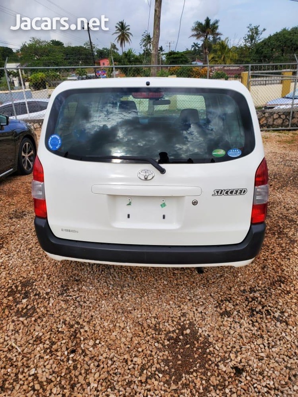 Toyota Probox 1,5L 2016-3
